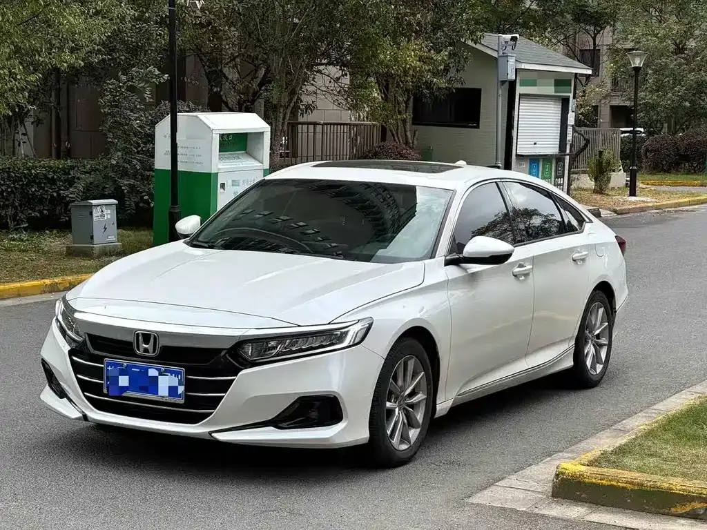 Honda Accord — фото 1