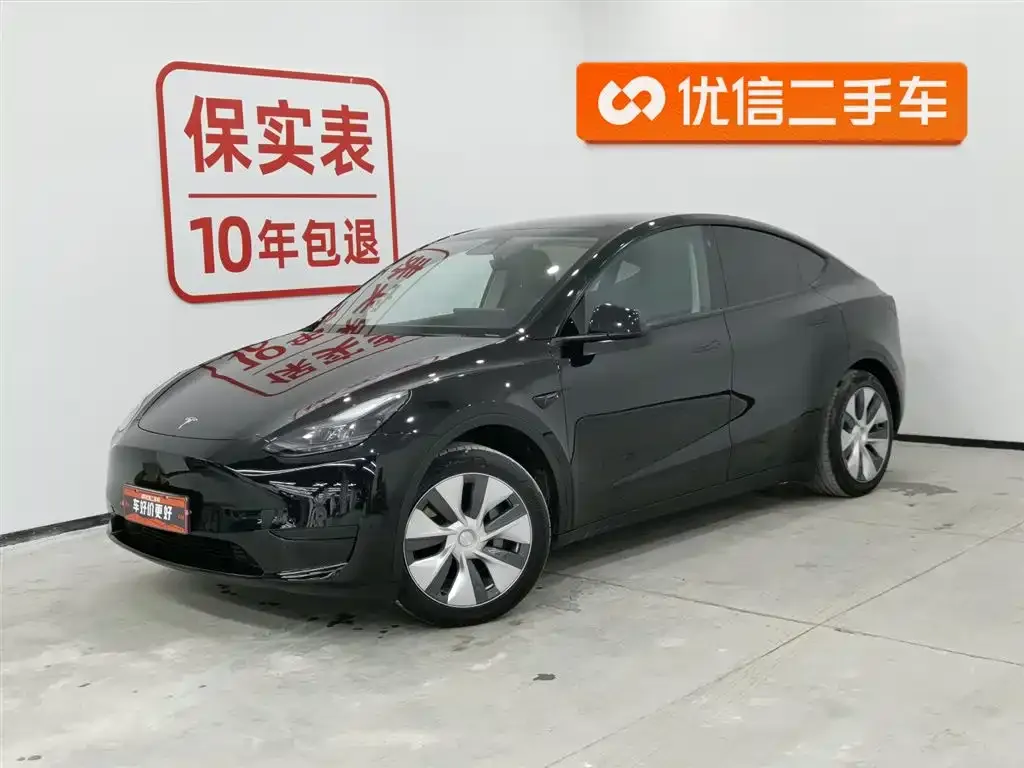 Tesla Model Y — фото 1