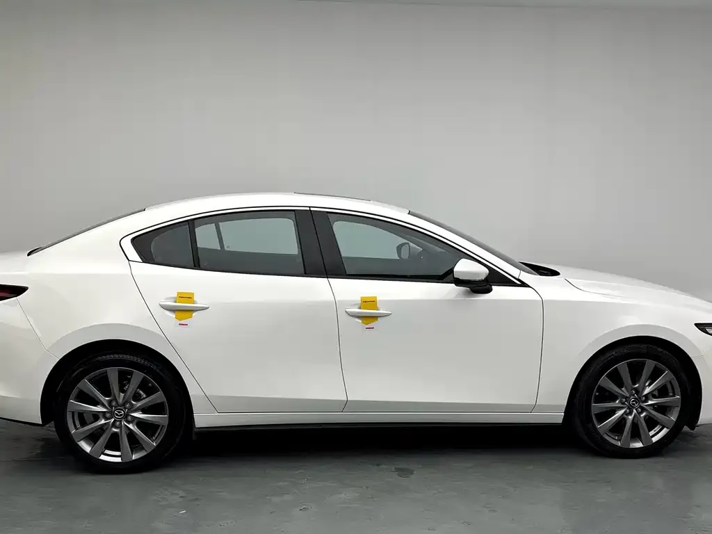 Mazda 3 Axela — фото 4