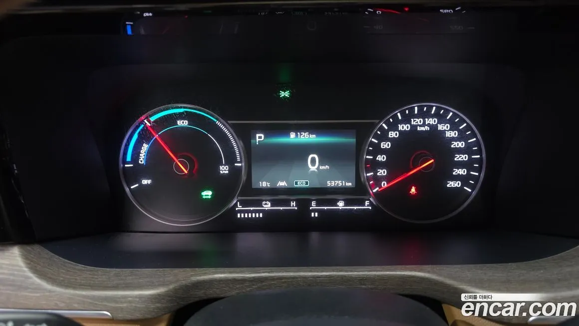 Kia Sorento — фото 8