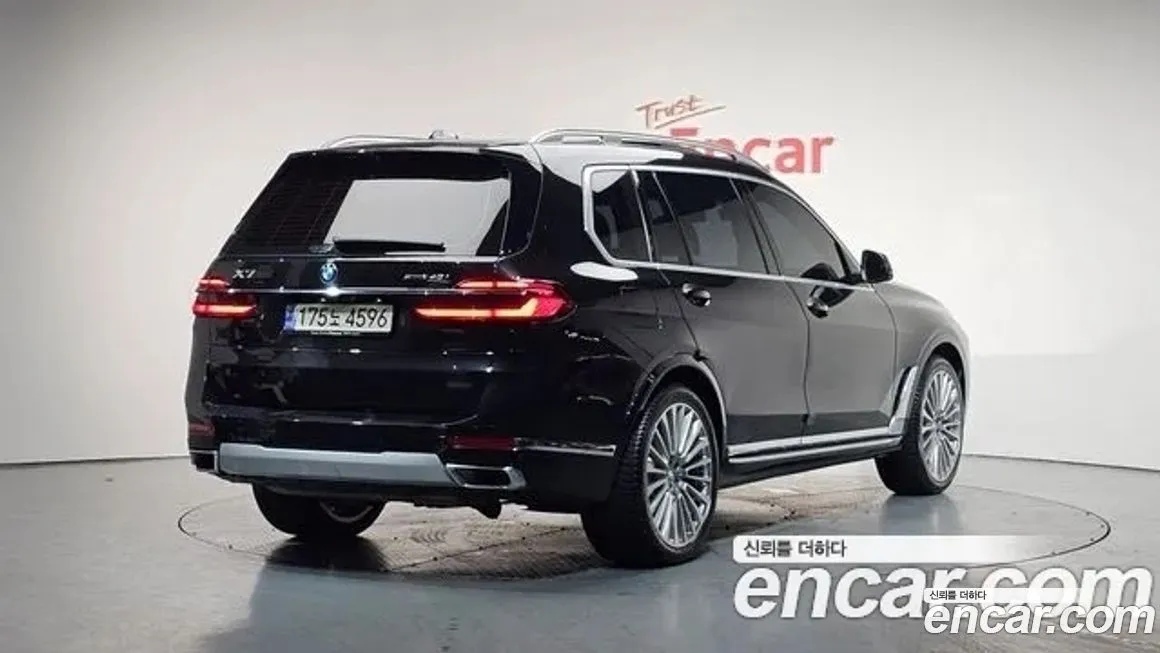 BMW X7 — фото 2
