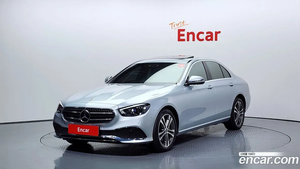 Mercedes-Benz E-Class — фото 1