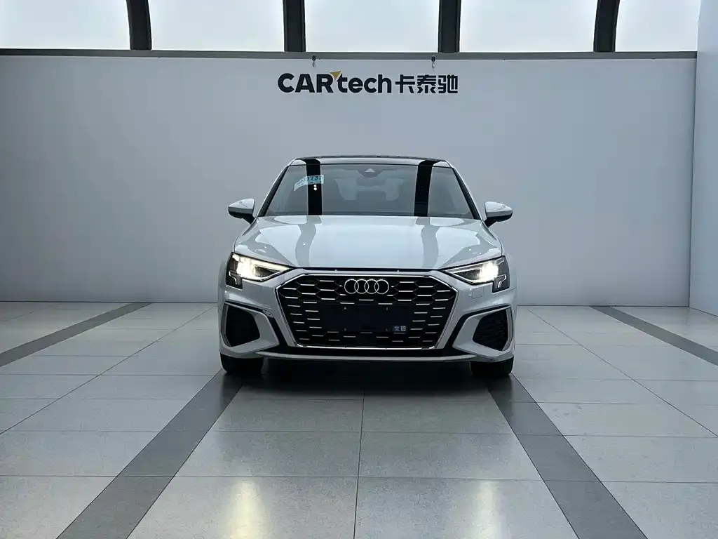 Audi A3 — фото 1