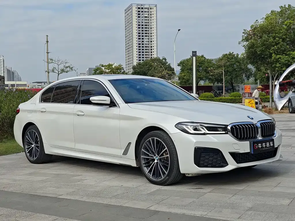 BMW 5 Series — фото 3