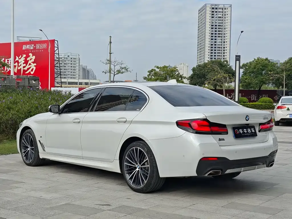 BMW 5 Series — фото 6