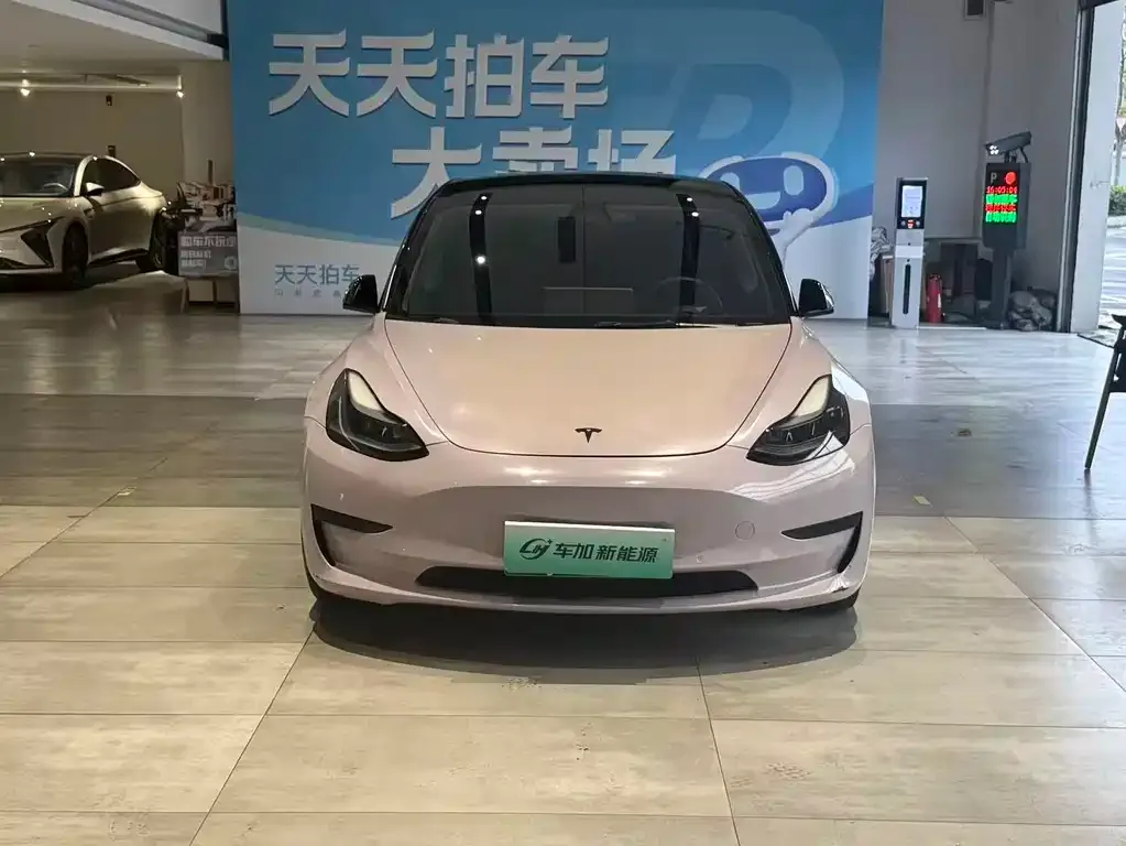 Tesla Model 3 — фото 2