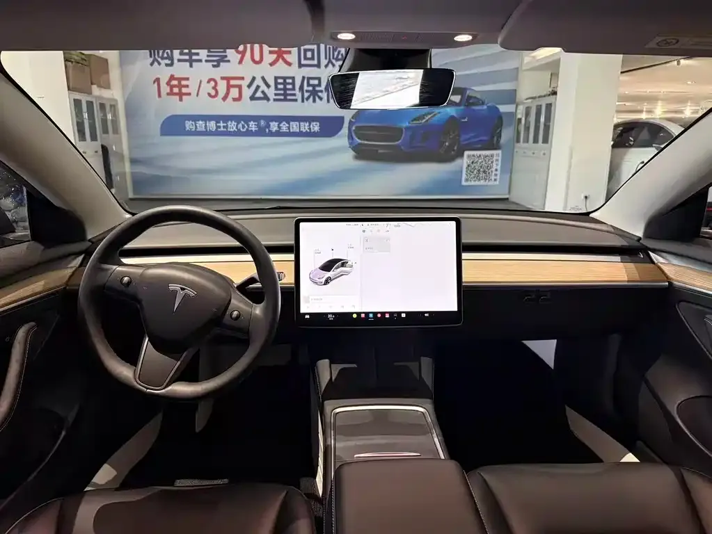 Tesla Model 3 — фото 4