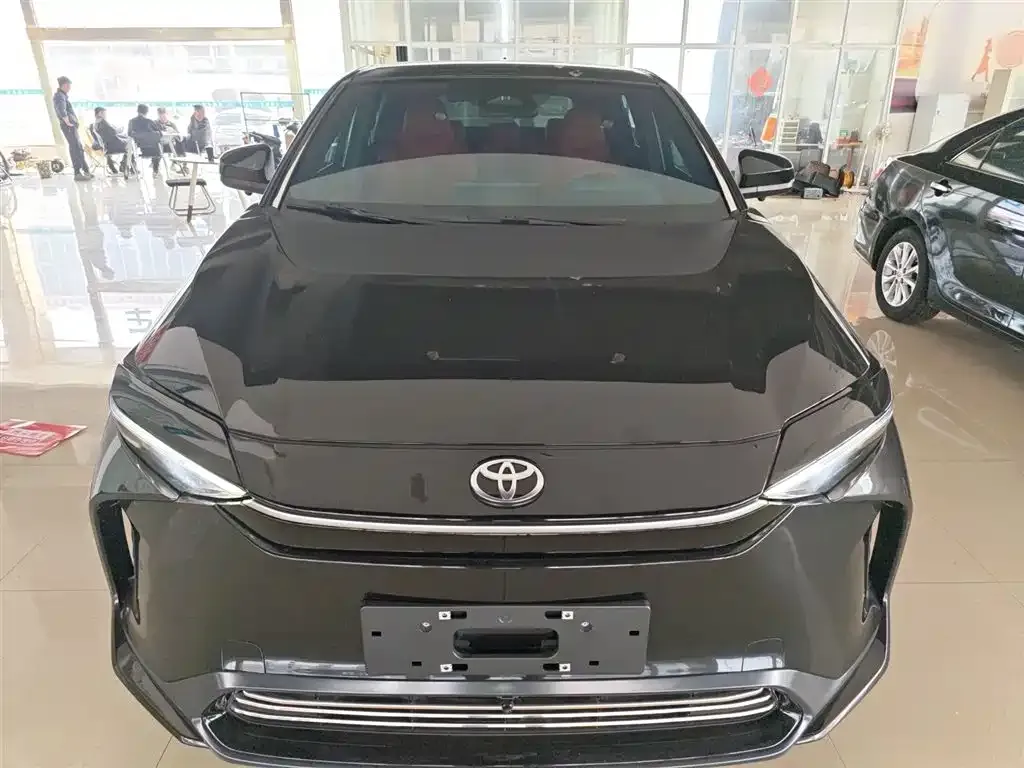 Toyota bZ4X 2024 из CN, фото 3