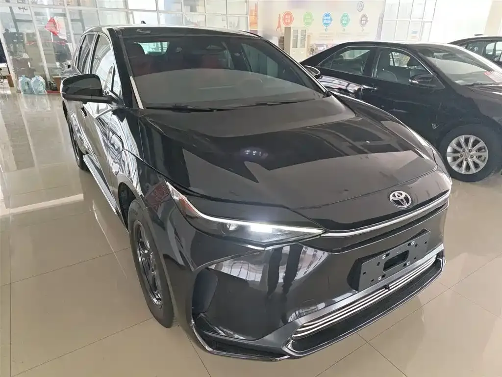 Toyota bZ4X 2024 из CN, фото 4