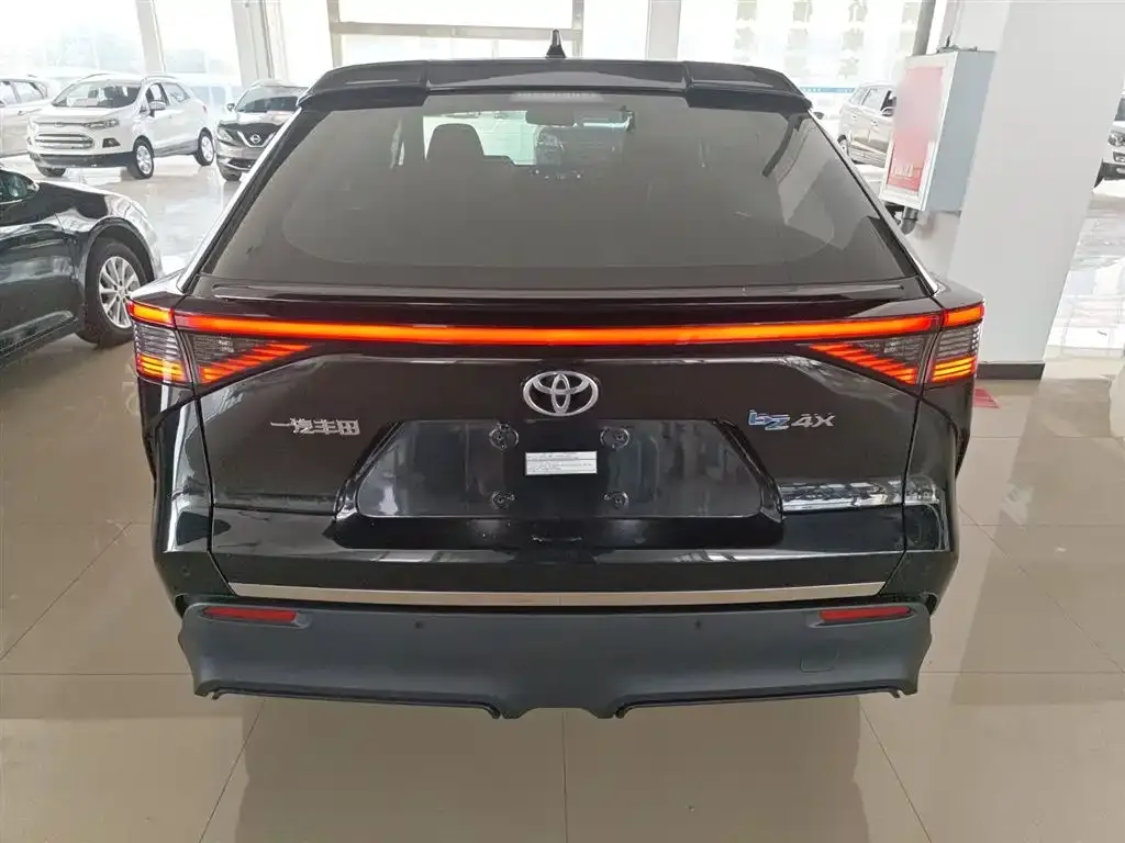 Toyota bZ4X 2024 из CN, фото 6