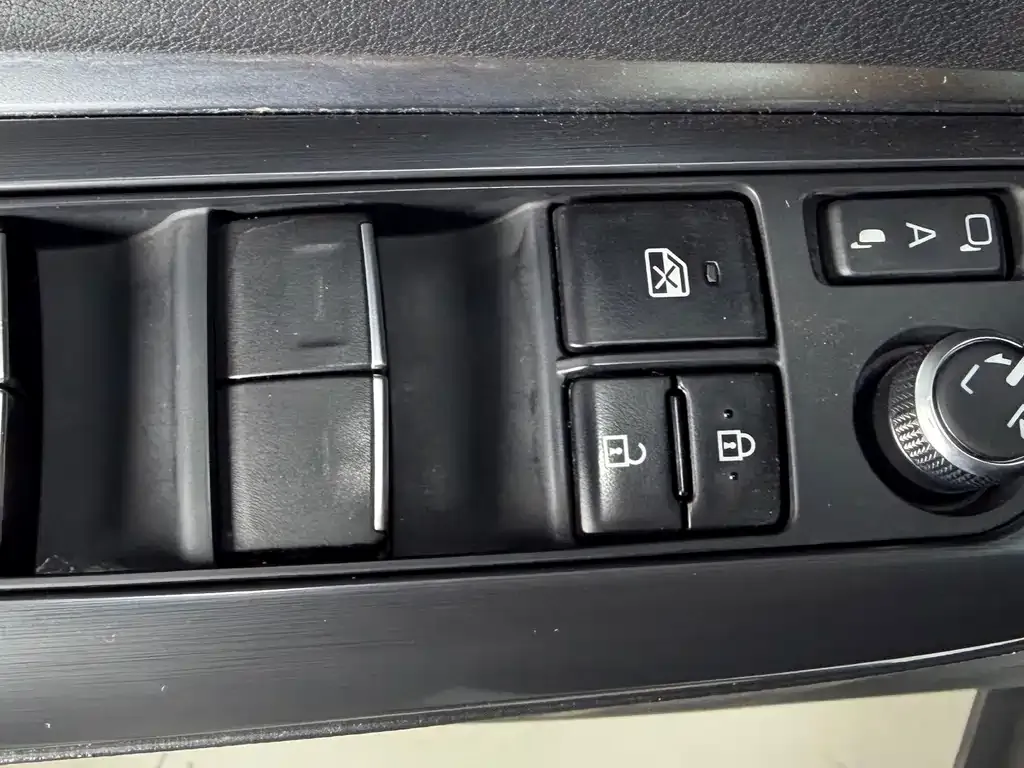Toyota Harrier 2021 из CN, фото 10