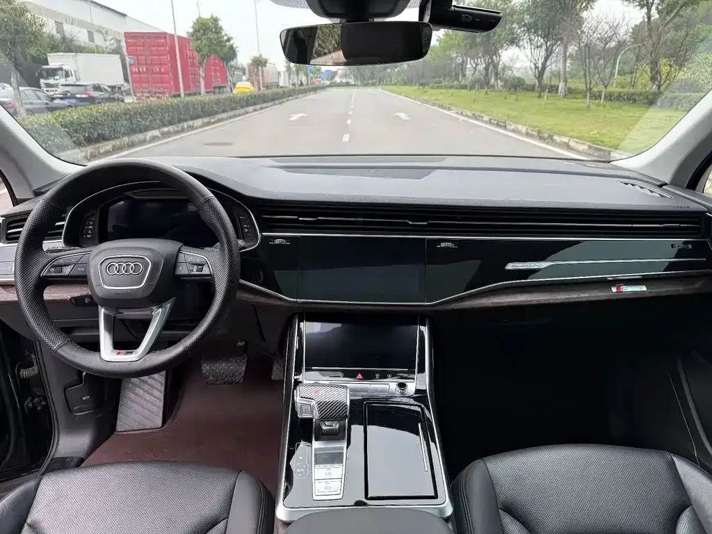 Audi Q7 2022 из CN, фото 10