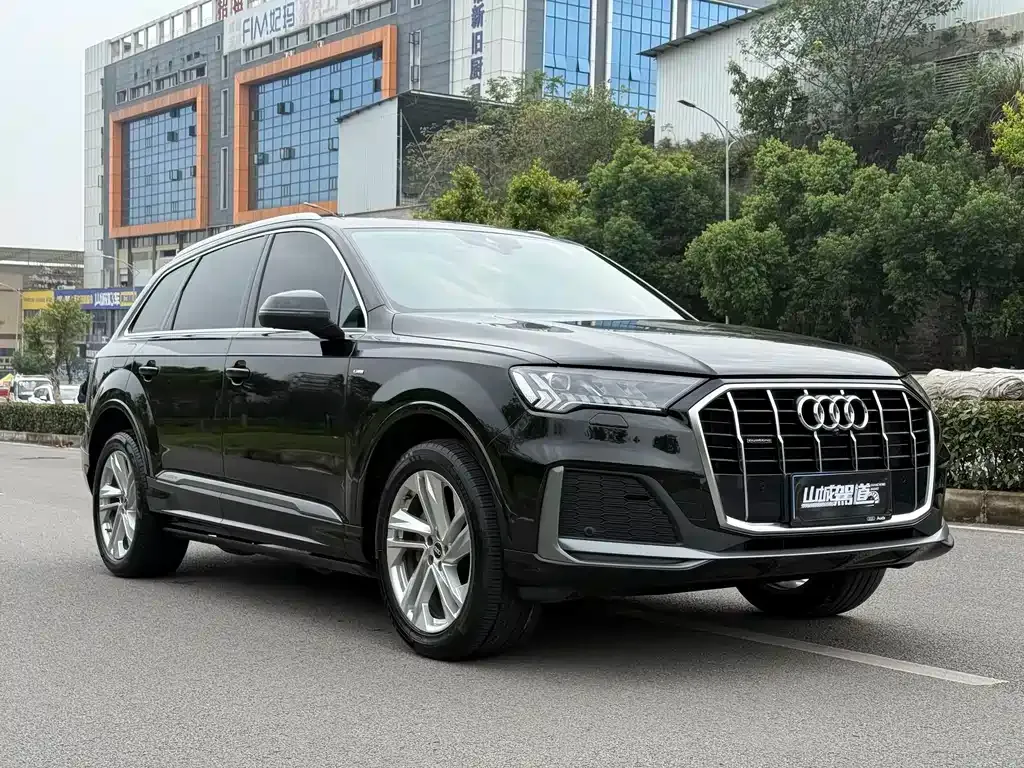 Audi Q7 2022 из CN, фото 3