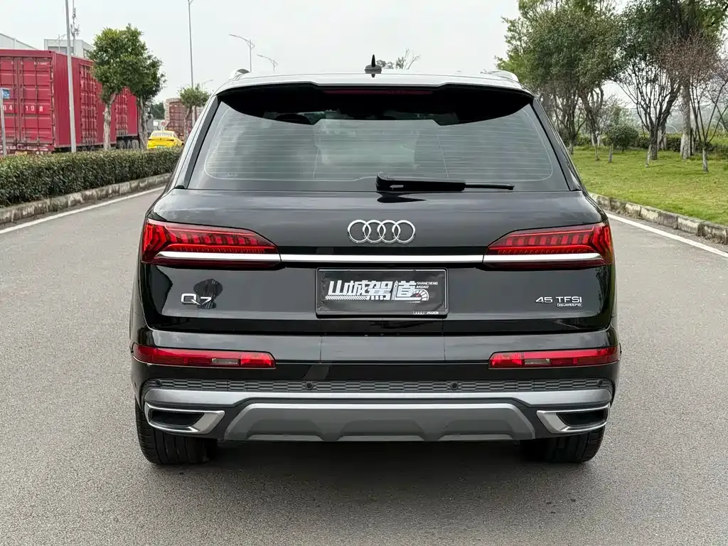 Audi Q7 2022 из CN, фото 4