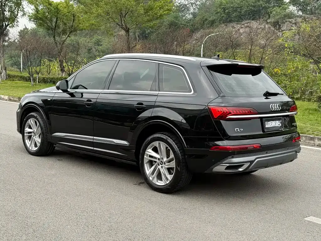Audi Q7 2022 из CN, фото 6