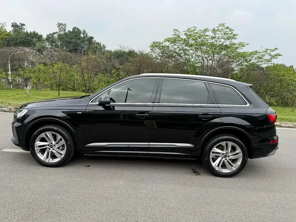 Audi Q7 2022 из CN, фото 7