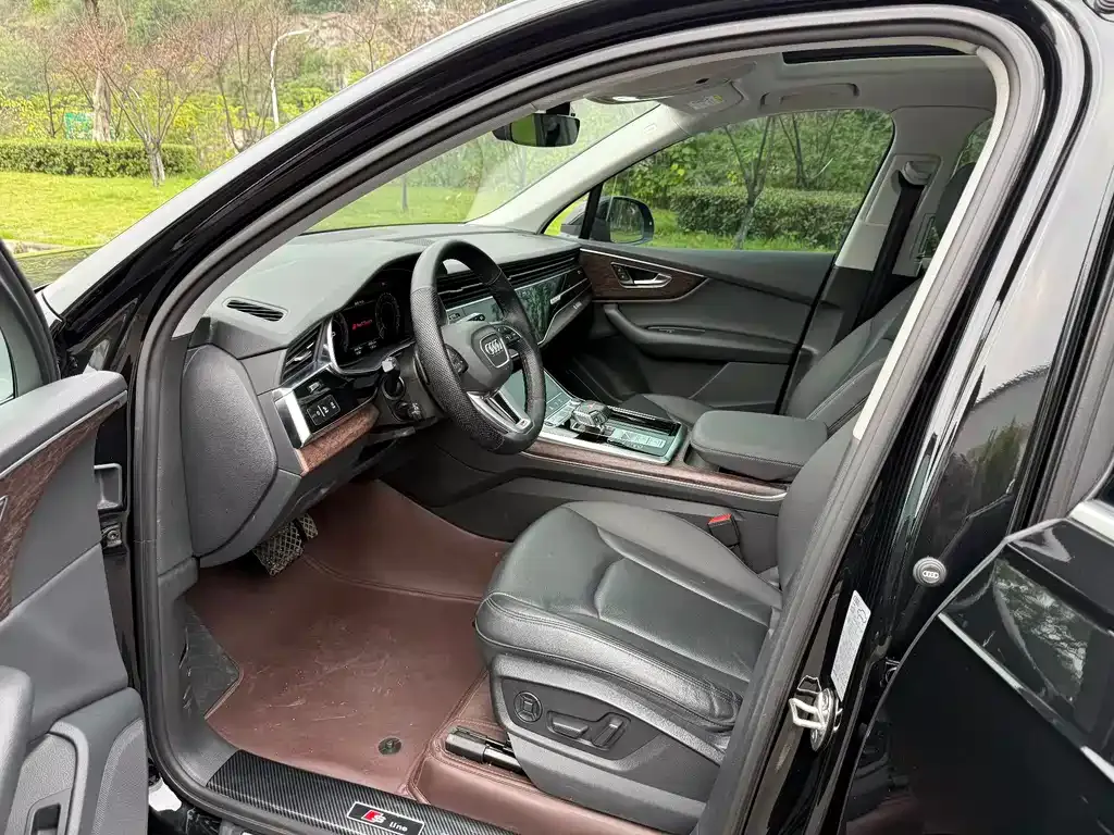 Audi Q7 2022 из CN, фото 8