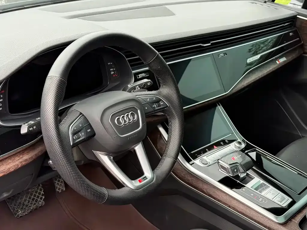 Audi Q7 2022 из CN, фото 9
