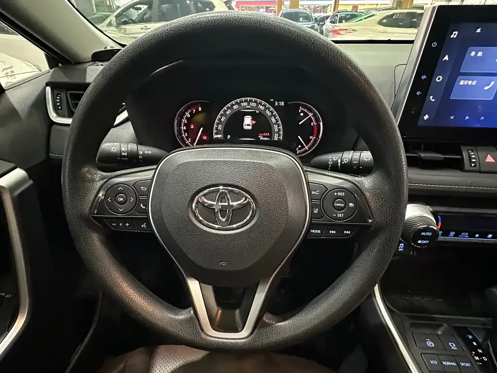 Toyota RAV4 2023 из CN, фото 10