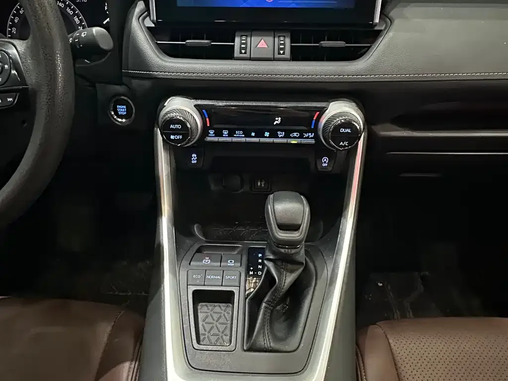 Toyota RAV4 2023 из CN, фото 9