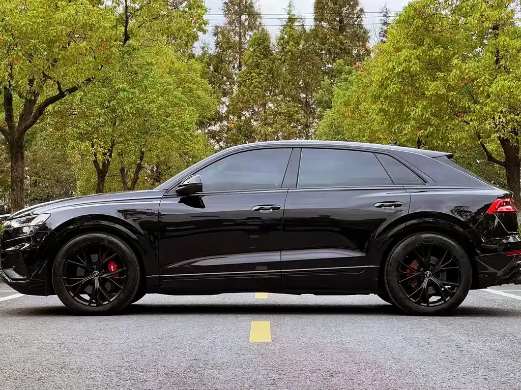 Audi Q8 2024 из CN, фото 8