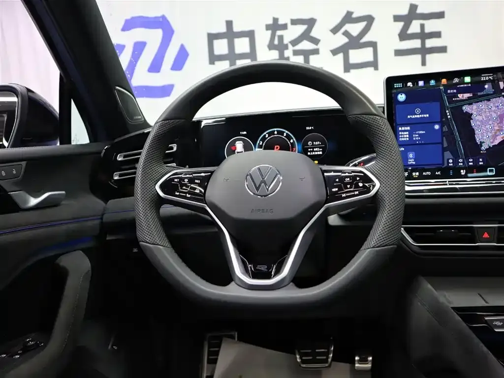 Volkswagen Tiguan L — фото 10