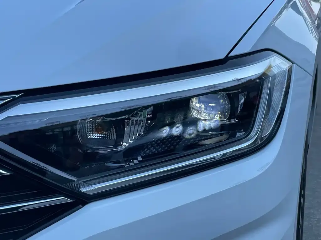 Volkswagen Sagitar 2022 из CN, фото 9
