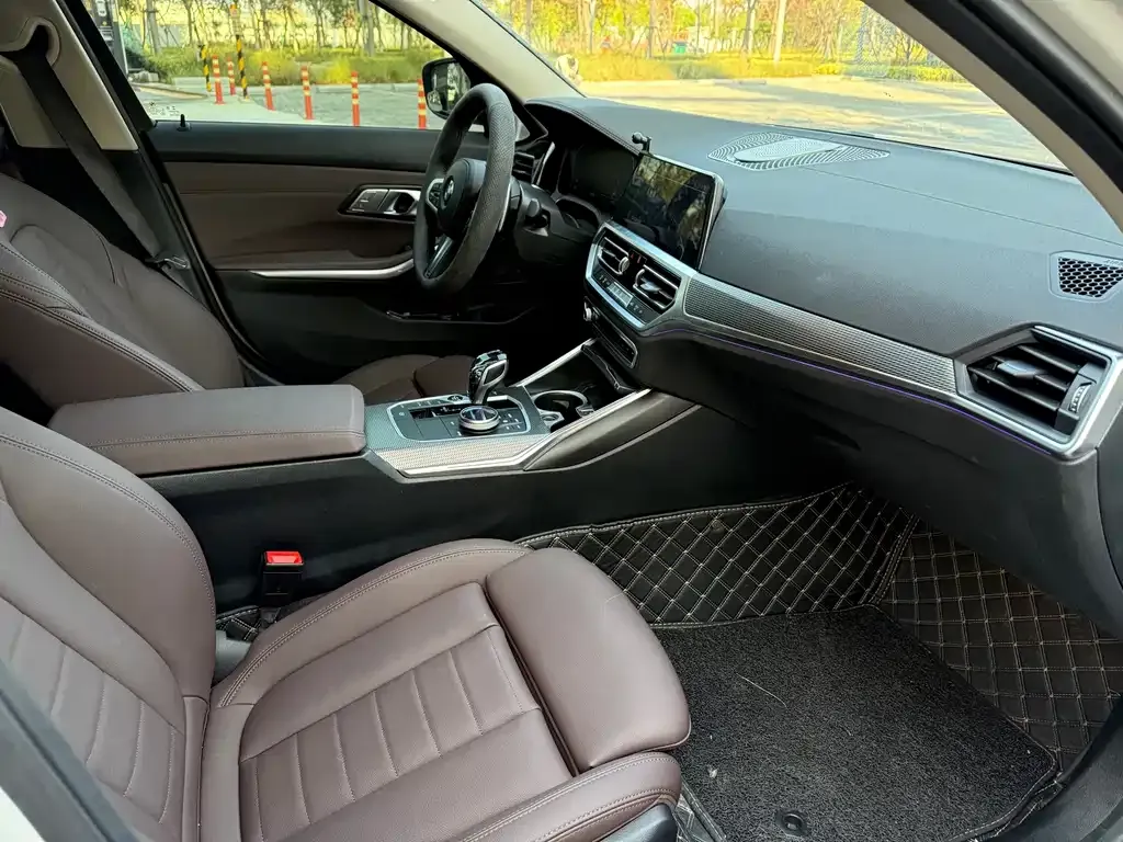 BMW 3 Series 2021 из CN, фото 8