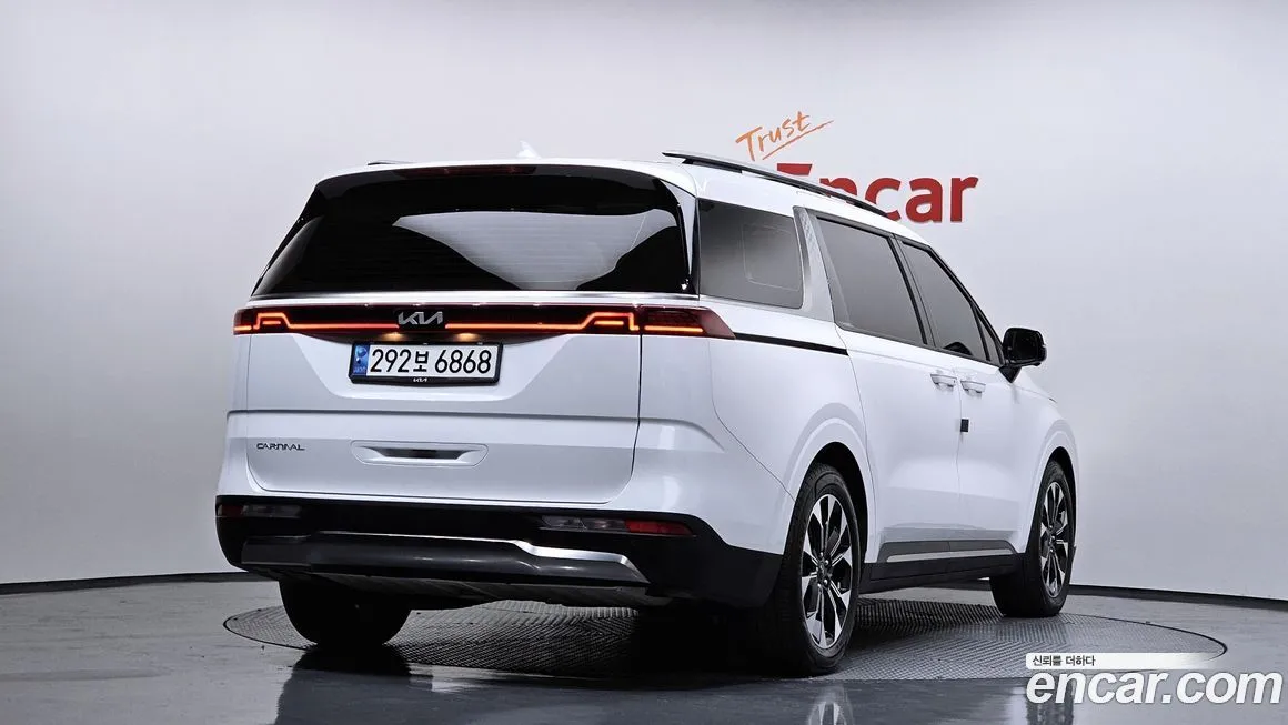 Kia Carnival — фото 2