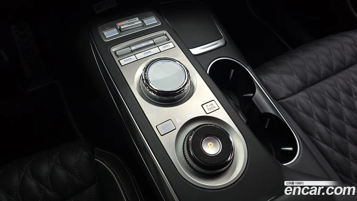 Genesis GV70 — фото 9