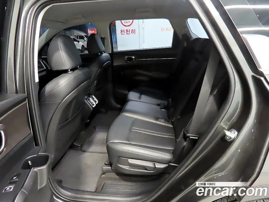 Kia Sorento — фото 7