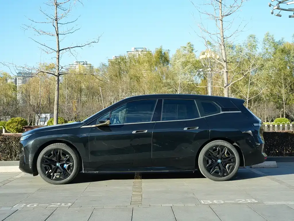 BMW iX M60 2025 из CN, фото 2