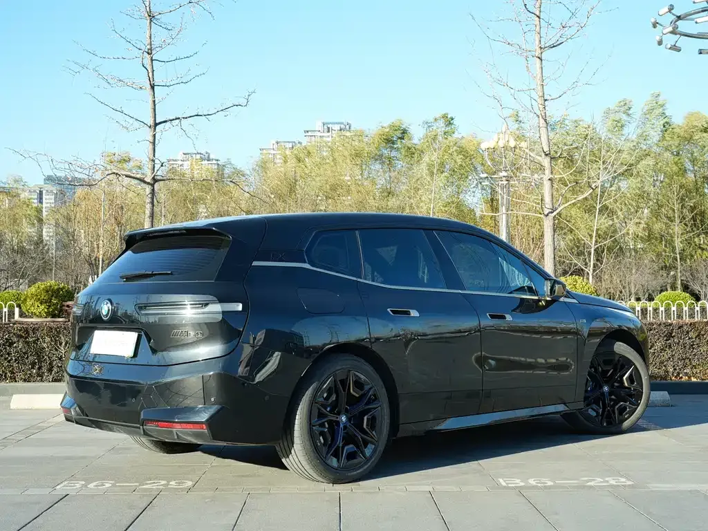 BMW iX M60 2025 из CN, фото 3