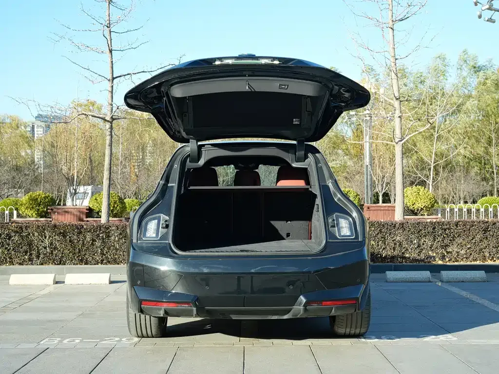 BMW iX M60 2025 из CN, фото 7