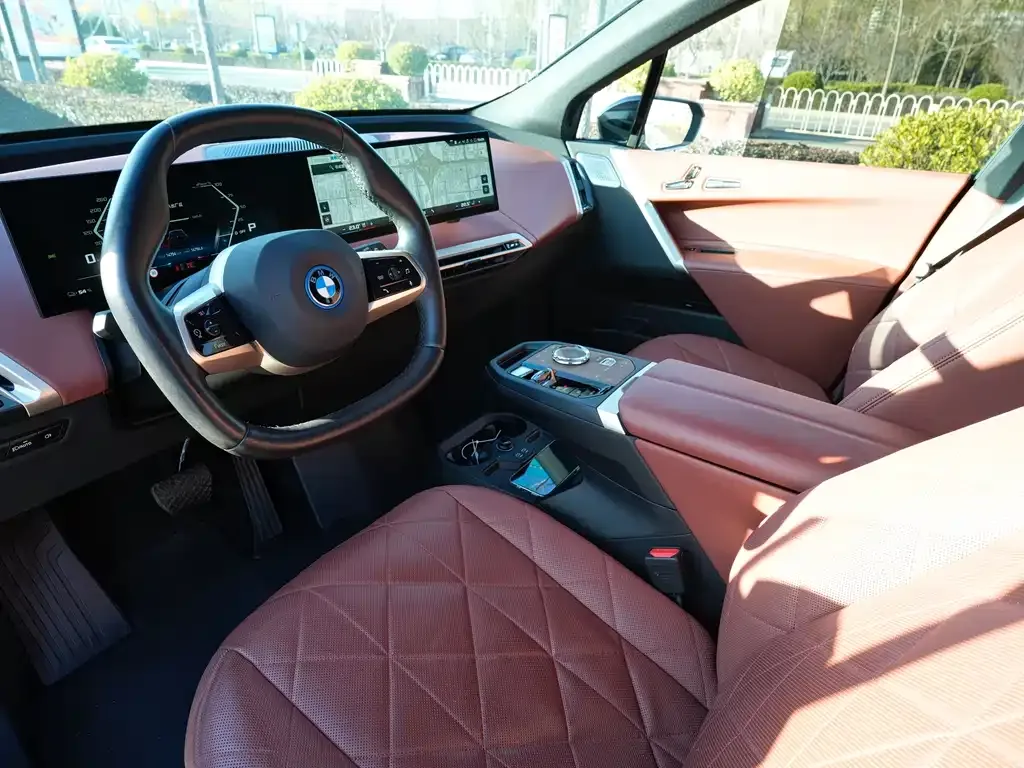 BMW iX M60 2025 из CN, фото 8