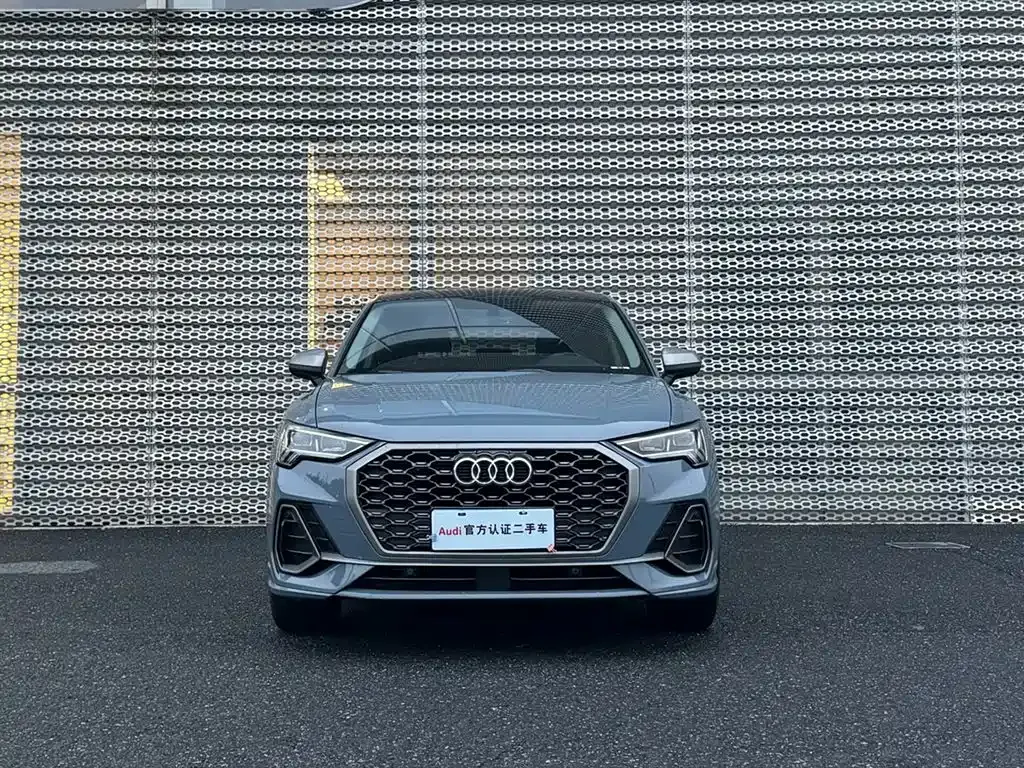 Audi Q3 Sportback 2023 из CN, фото 2