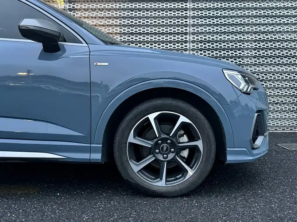 Audi Q3 Sportback 2023 из CN, фото 5