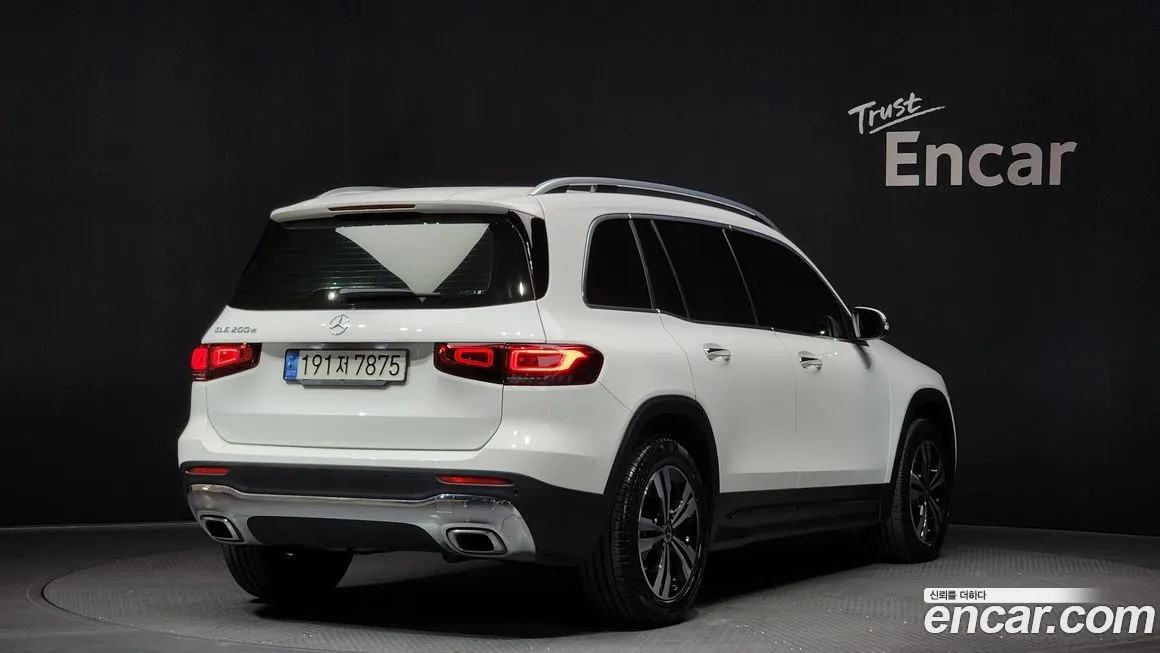 Mercedes-Benz GLB-Class — фото 2
