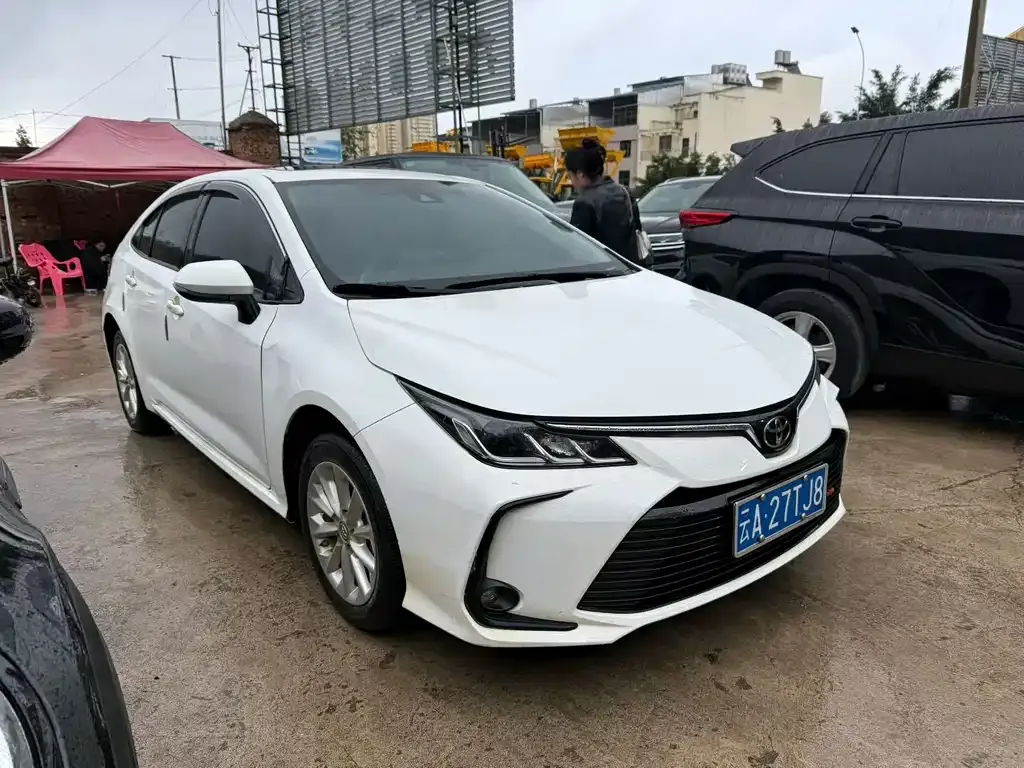 Toyota Corolla 2023 из CN, фото 1