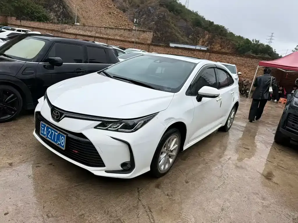 Toyota Corolla 2023 из CN, фото 3