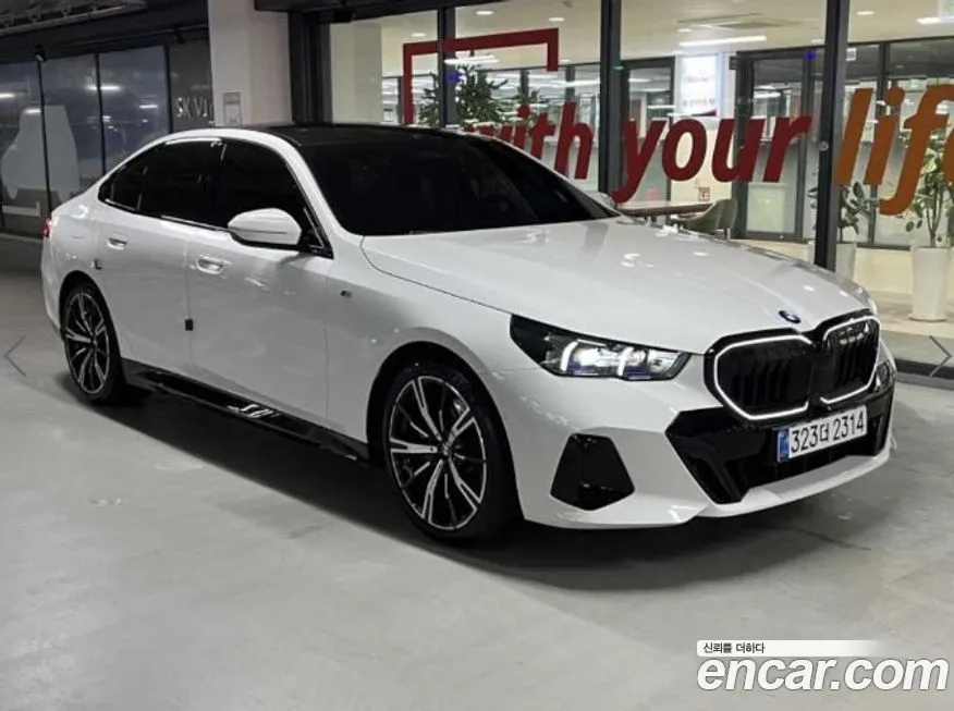 BMW 5-Series 2025 из KR, фото 2