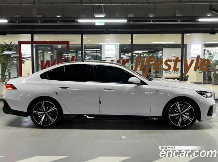 BMW 5-Series 2025 из KR, фото 3