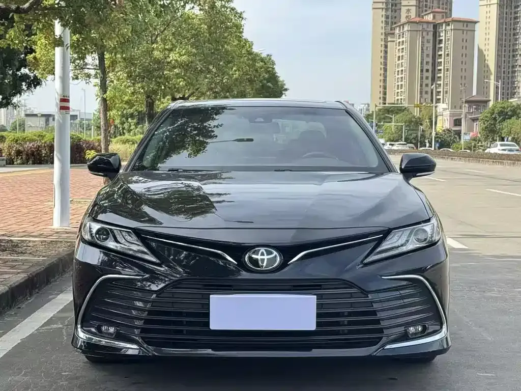 Toyota Camry 2023 из CN, фото 2