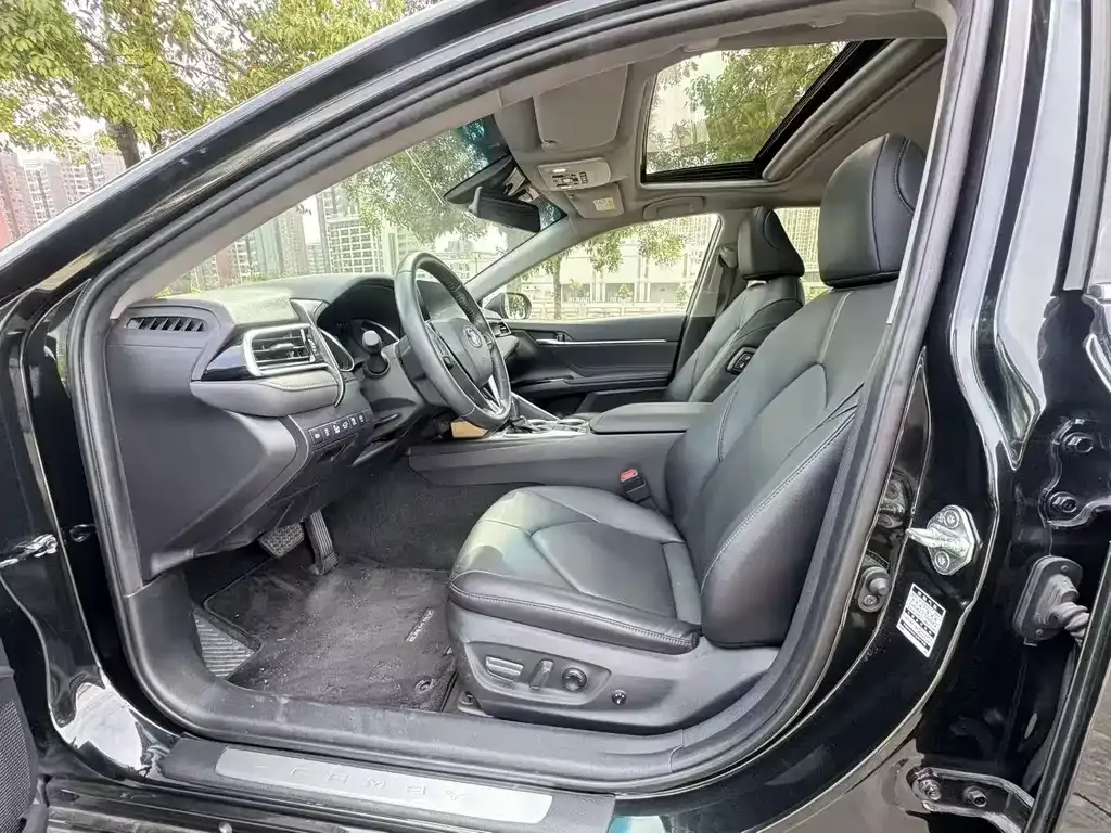 Toyota Camry 2023 из CN, фото 4