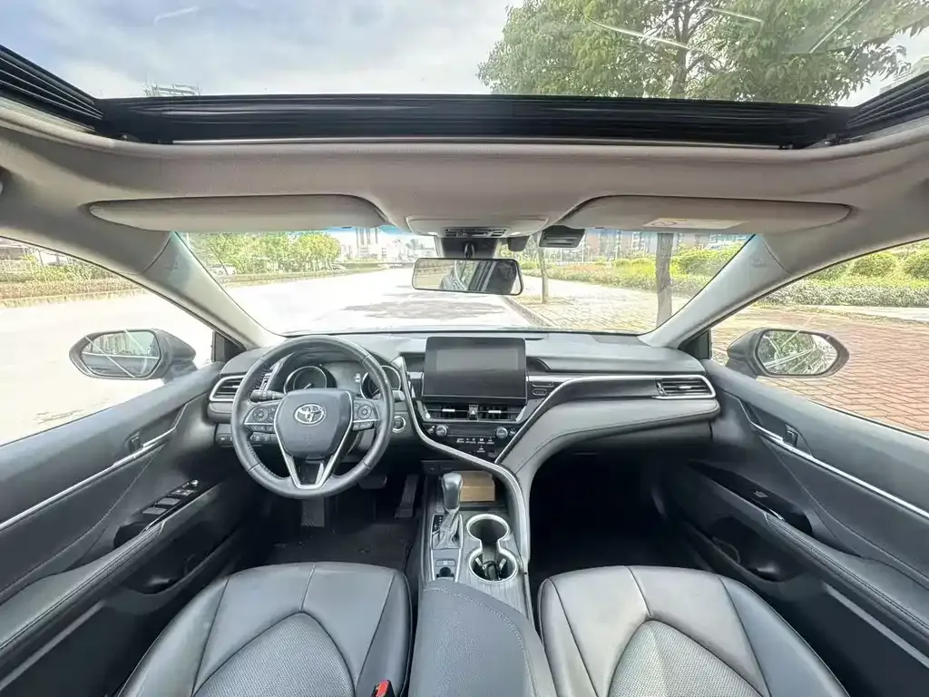 Toyota Camry 2023 из CN, фото 5
