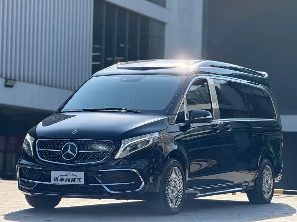 Mercedes-Benz V-Class — фото 1