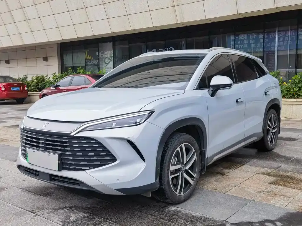 BYD L DM-i — фото 1