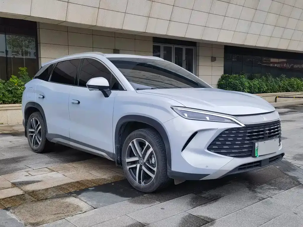 BYD L DM-i — фото 3
