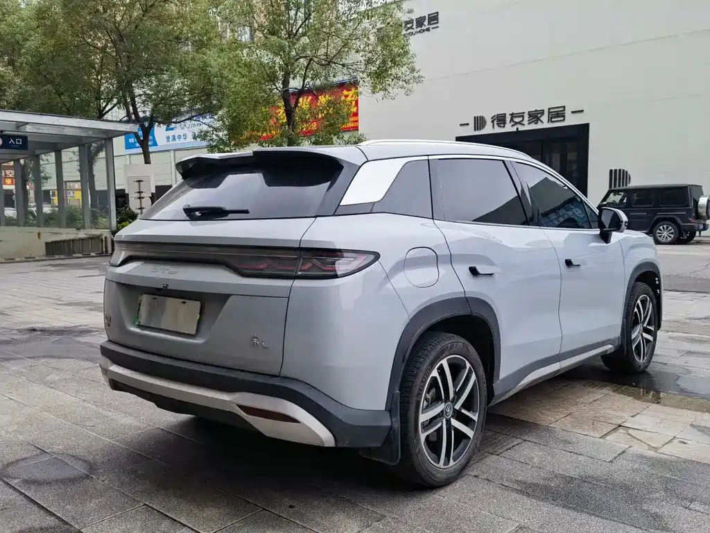 BYD L DM-i — фото 6