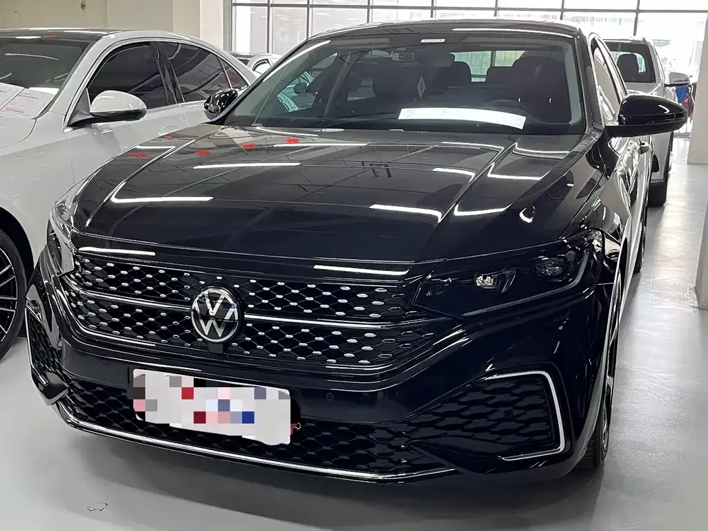 Volkswagen Passat — фото 1